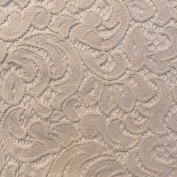 Banana Republic Lined Cream Lace Top NWOT - Picture 8 of 8